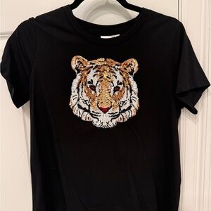 QUEEN OF SPARKLES Black Tee with Sequin Tiger